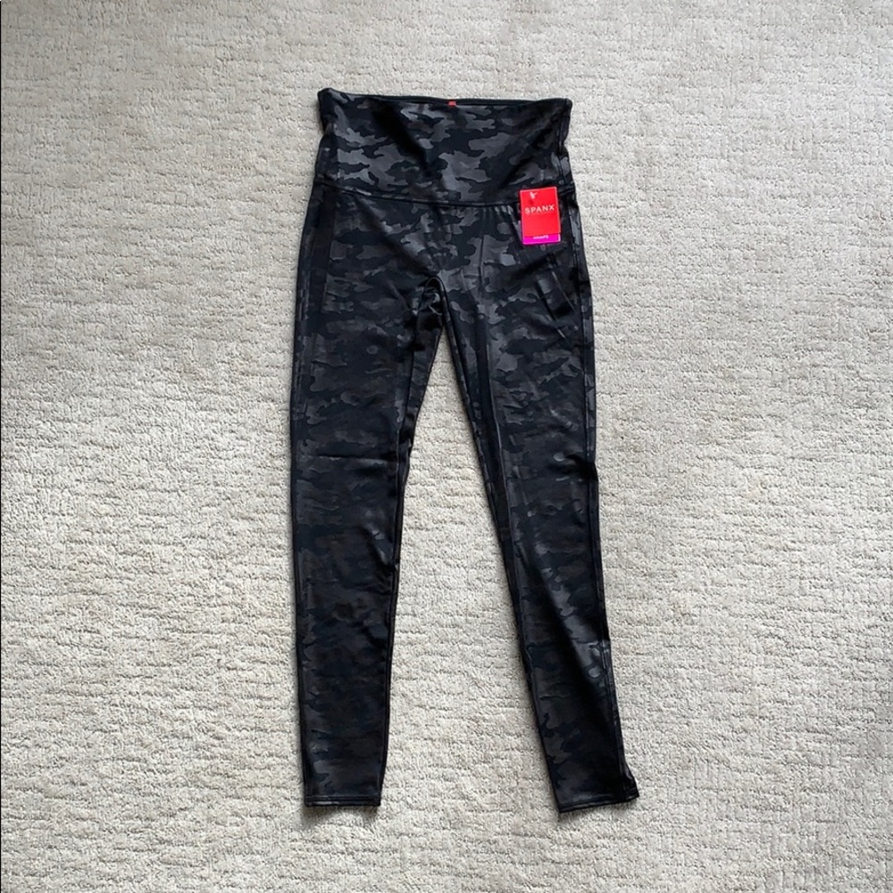 {NEW} SPANX Faux Leather Camo Leggings